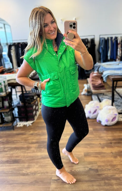 Women’s clothing to inspire confidence and beauty Maddox - Reversible Puffer Vest - Green/Navy Women’s clothing to inspire confidence and beauty Maddox - Reversible Puffer Vest - Green/Navy